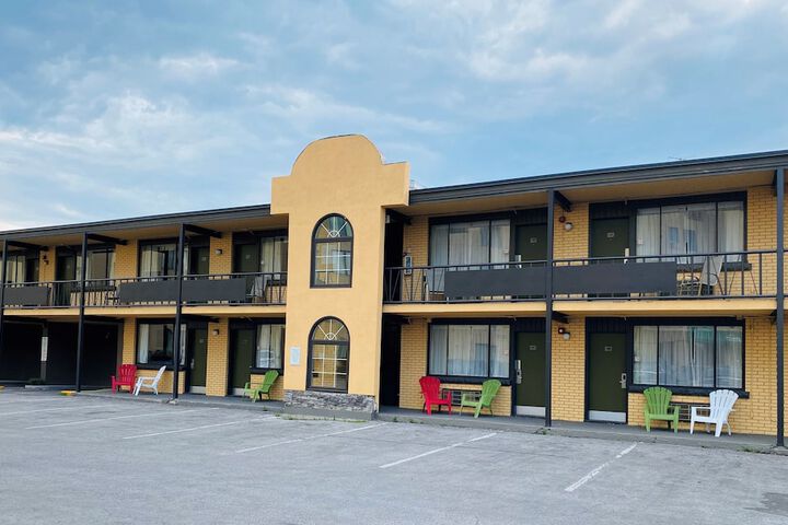 Hotel 2 of 56