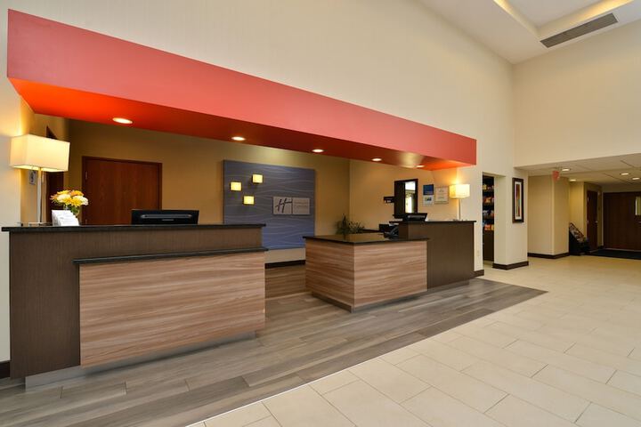 Hotel 5 of 50