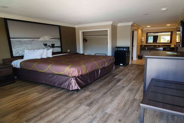 Room 9 of 35