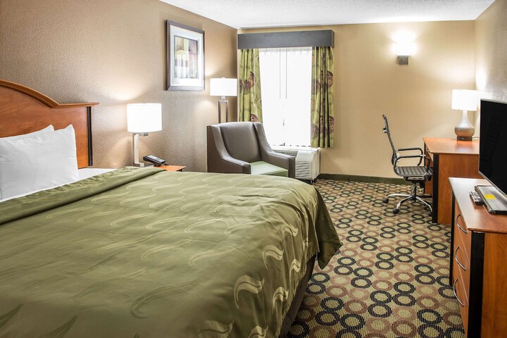 Room 9 of 30