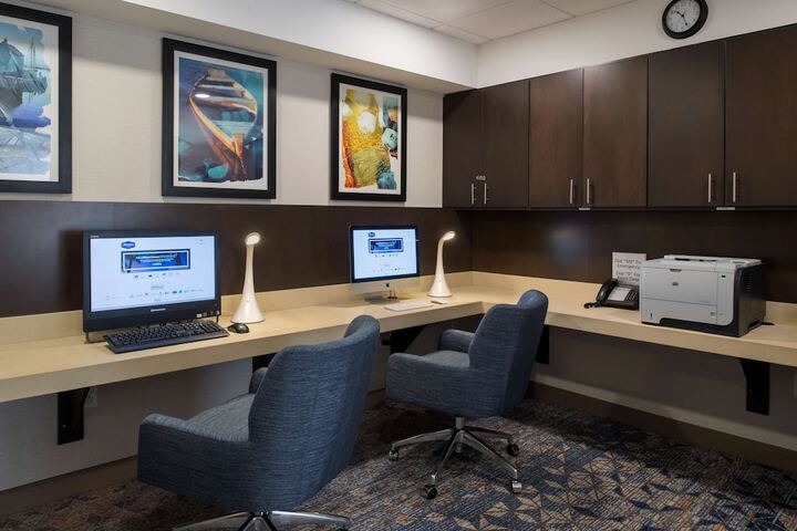 Business Center 43 of 45