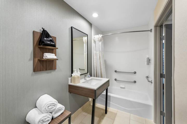 Hilton Garden Inn Overland Park