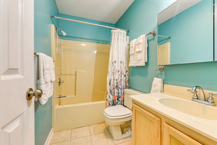 7 Mi to North Myrtle Beach: Condo w / Pool Access