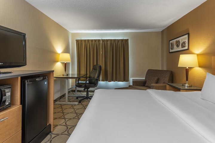 Room 9 of 30