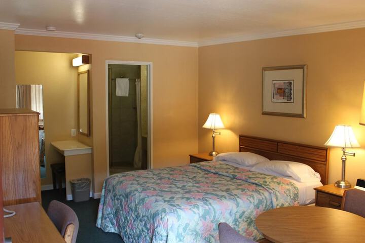 Room 37 of 43