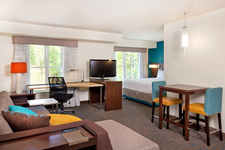 Room 8 of 17