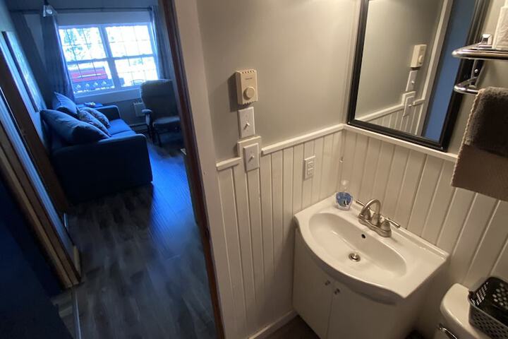 Room 71 of 102