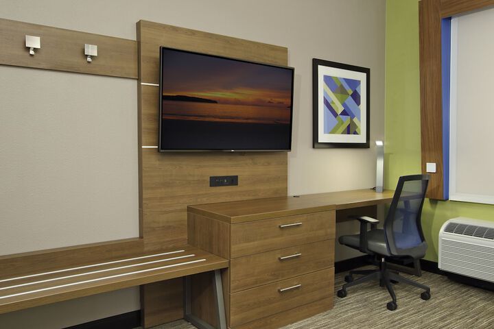 Holiday Inn Express & Suites Dallas-Frisco NW Toyota Stdm by IHG