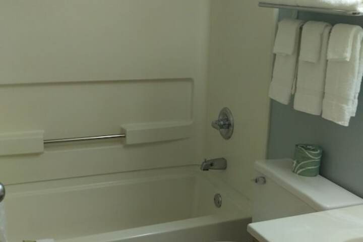 Room 25 of 47