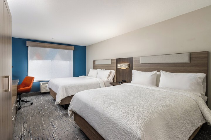 Room 15 of 40
