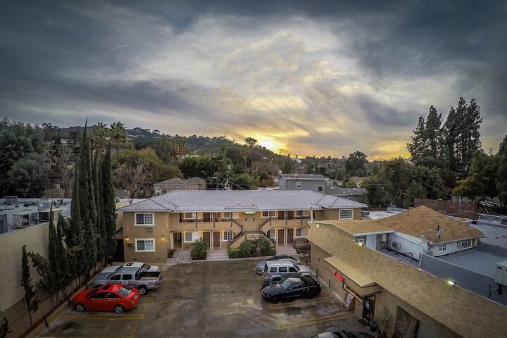 Nite Inn - Walking Distance to Universal Studios Hollywood
