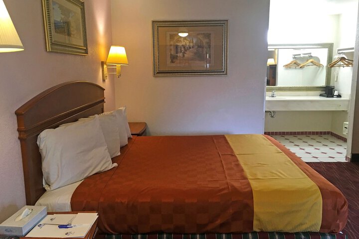 Room 3 of 5