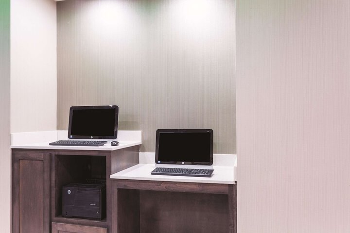 Business Center 41 of 41