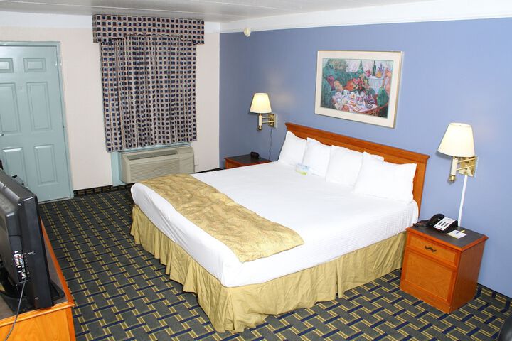 Room 18 of 25