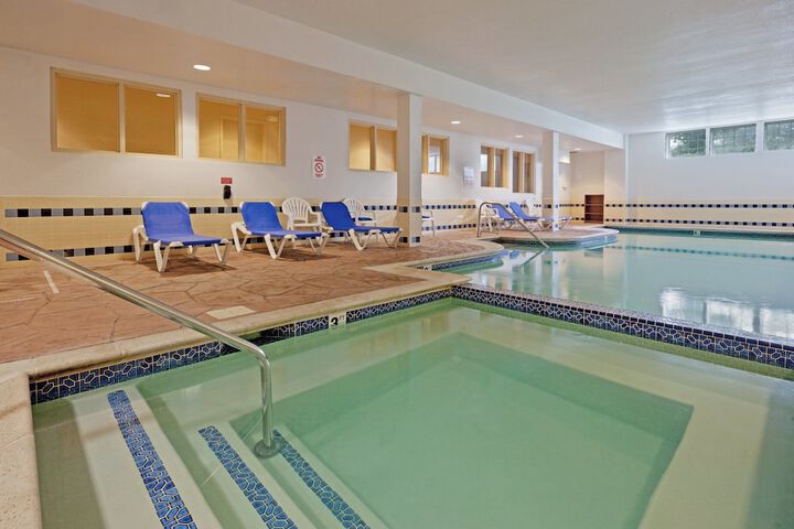 Candlewood Suites West Springfield by IHG
