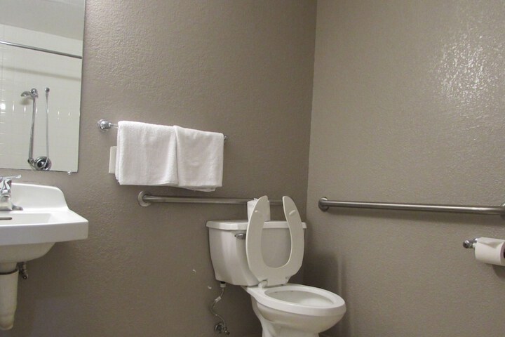 Room 30 of 36