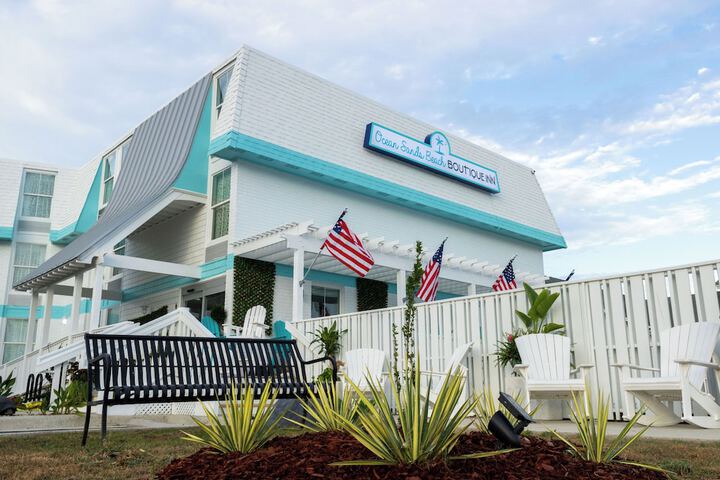 Ocean Sands Beach Boutique Inn - Stay at the Beach