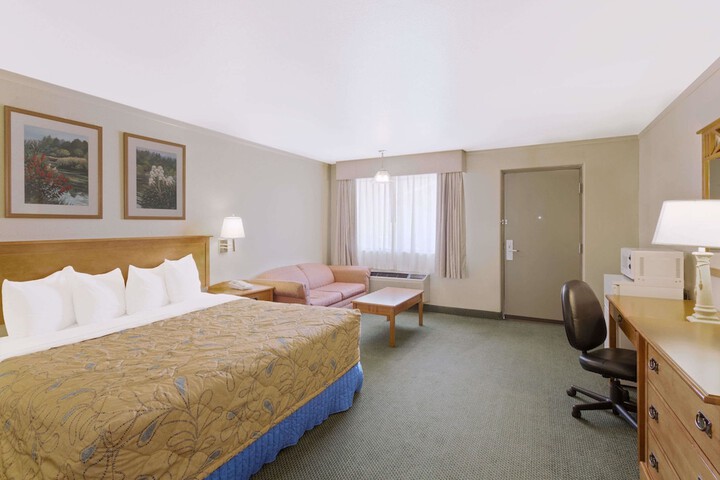 Room 8 of 22