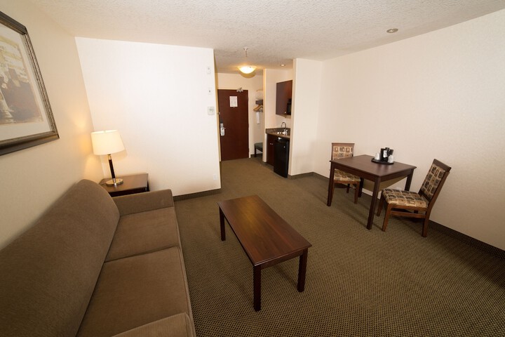 Room 28 of 65