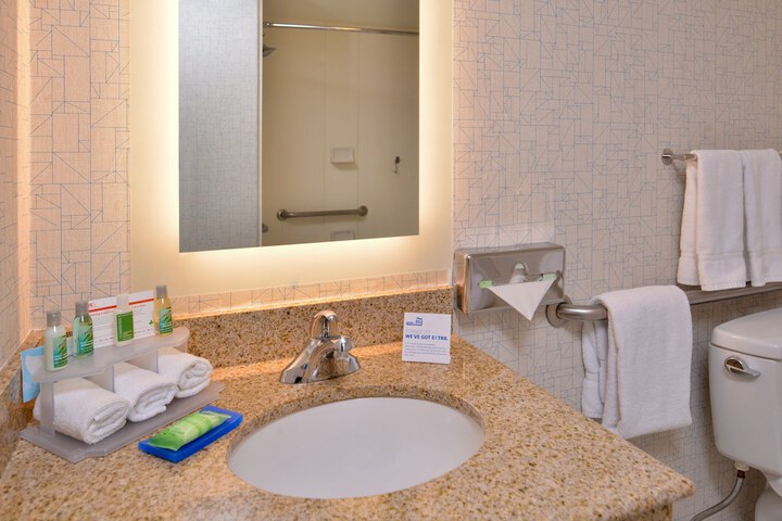 Holiday Inn Express Stockton Southeast by IHG