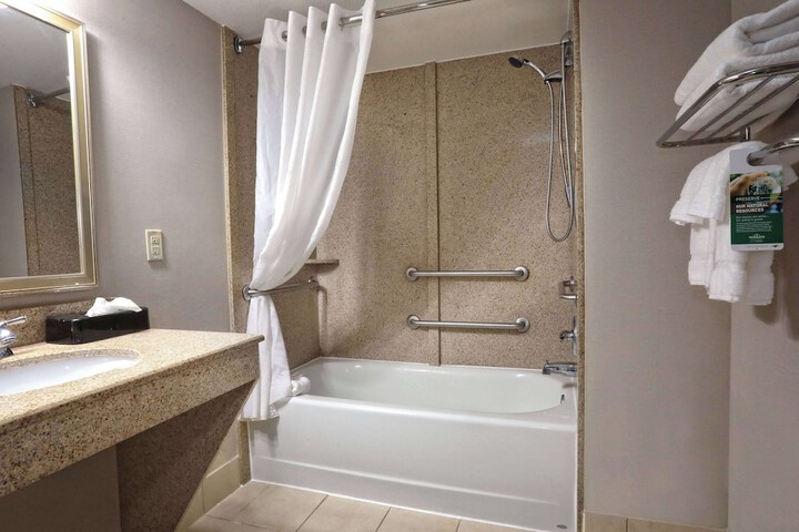 Room 4 of 21