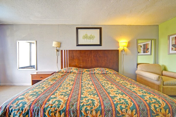 Sunset Inn Flatonia I 10 by Hotel O