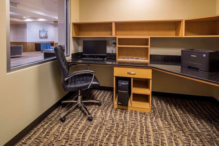 Business Center 55 of 56