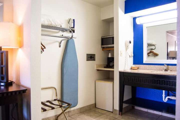 Room 26 of 38