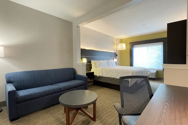 Room 15 of 53