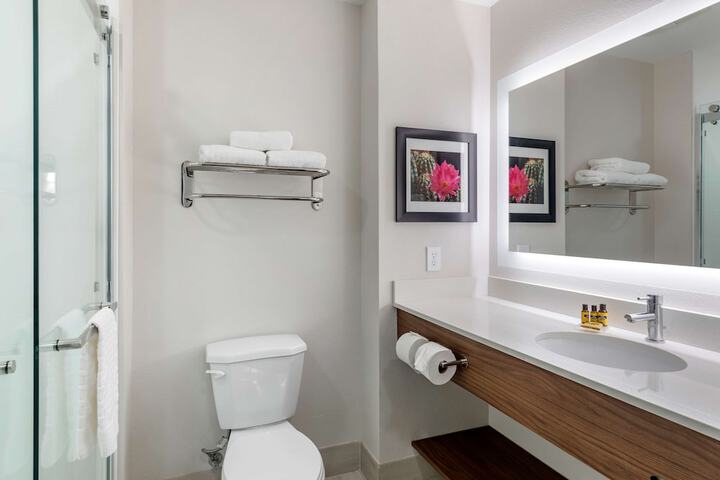 Room 10 of 29