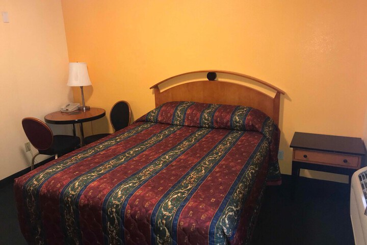 Room 11 of 14