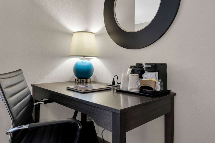Room 62 of 76