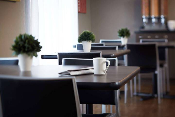 Breakfast/Coffee Service 34 of 41