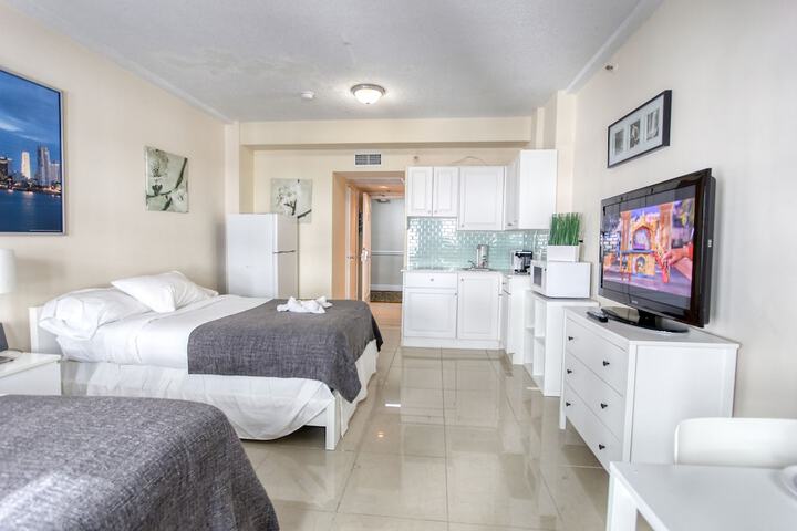 Room 93 of 242