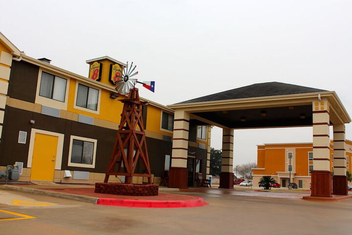 Hotel 2 of 31