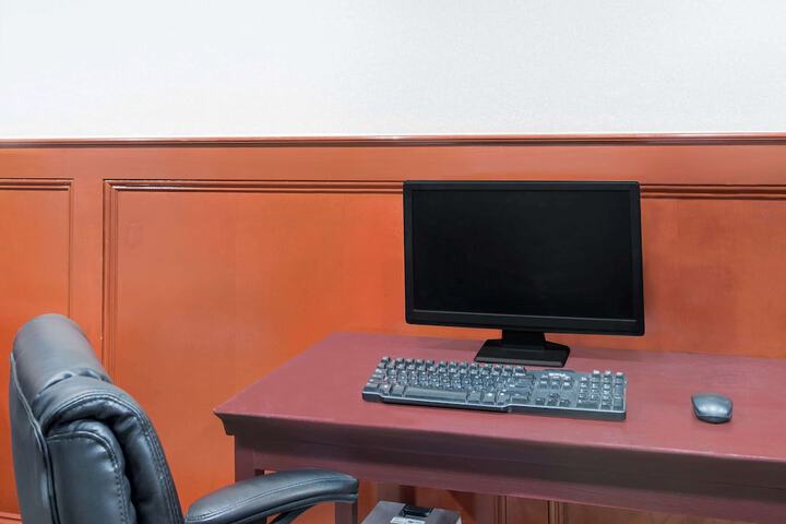 Business Center 22 of 23