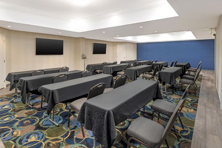 Best Western Plus Miamisburg-Dayton Suites Banquets & Hotel