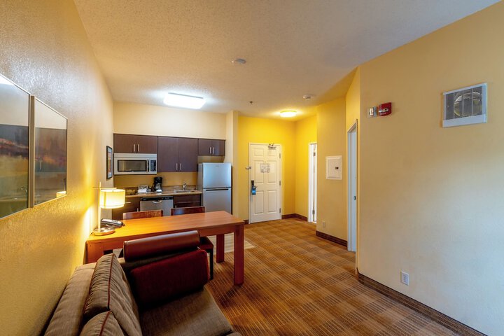 Candlewood Suites Bedford Fort Worth by IHG