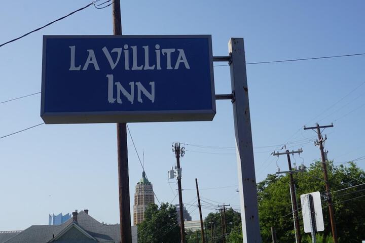 Hotel 4 of 51