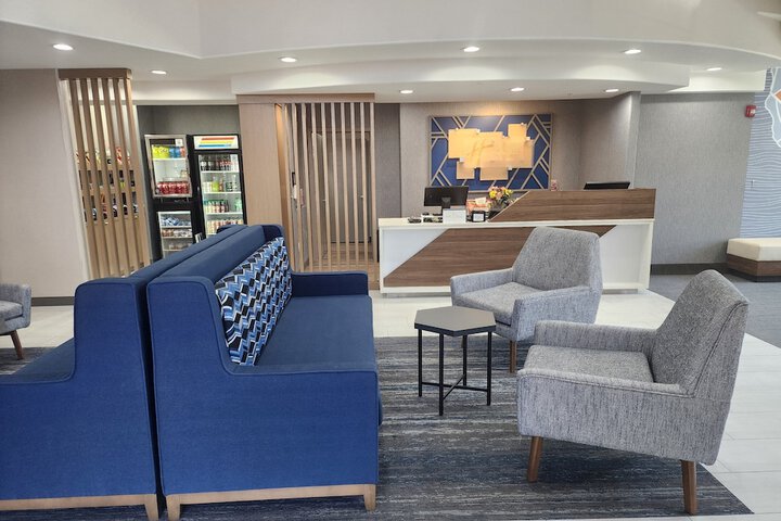 Holiday Inn Express & Suites Lathrop by IHG