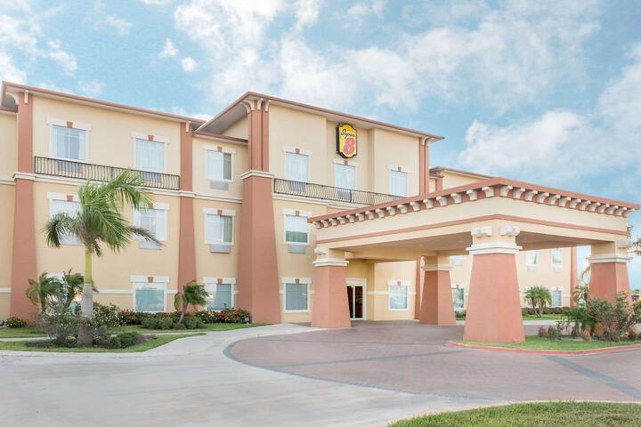 Hotel 4 of 44