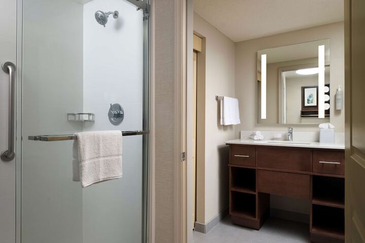 Room 10 of 34