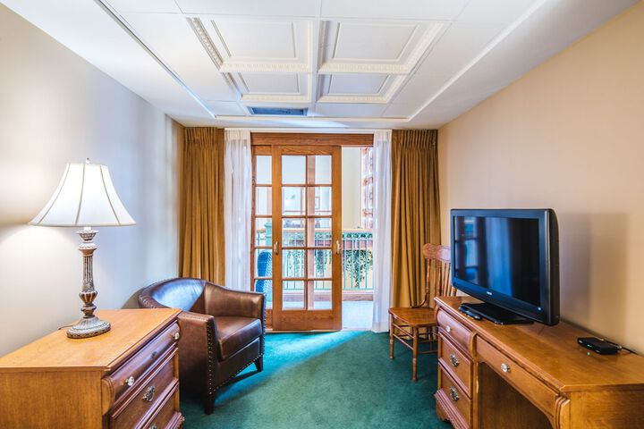 Room 11 of 62