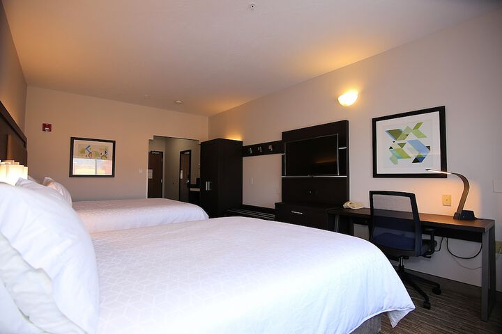 Holiday Inn Express & Suites Ashland by IHG