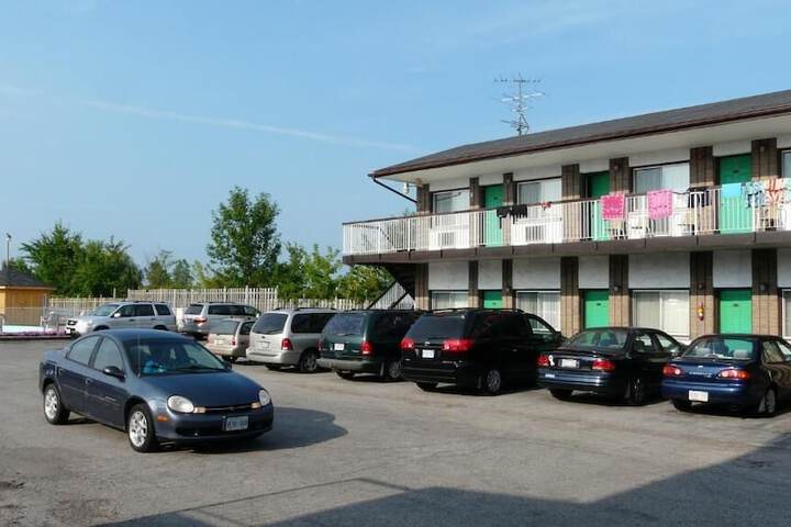 Hotel 3 of 6