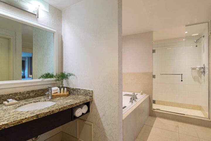 Renaissance Raleigh North Hills Hotel