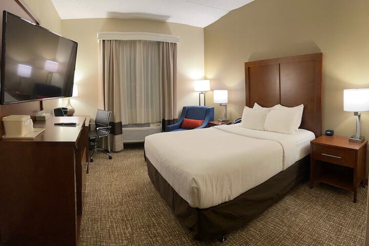 Wingate by Wyndham Pittsburgh / West Mifflin