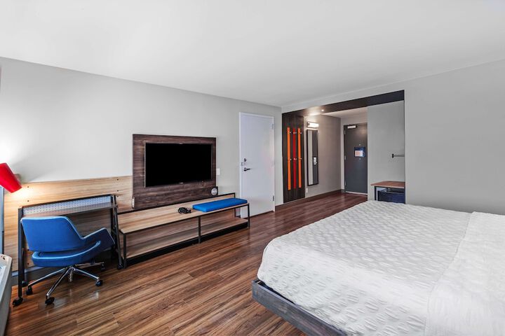 Room 14 of 25