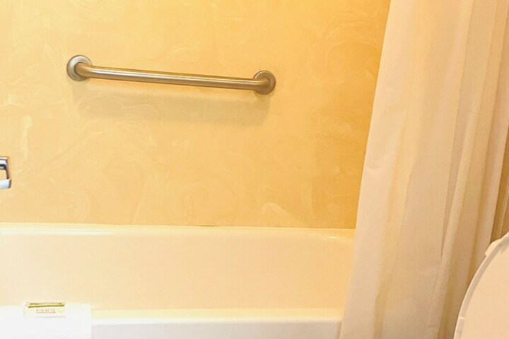 Room 11 of 31