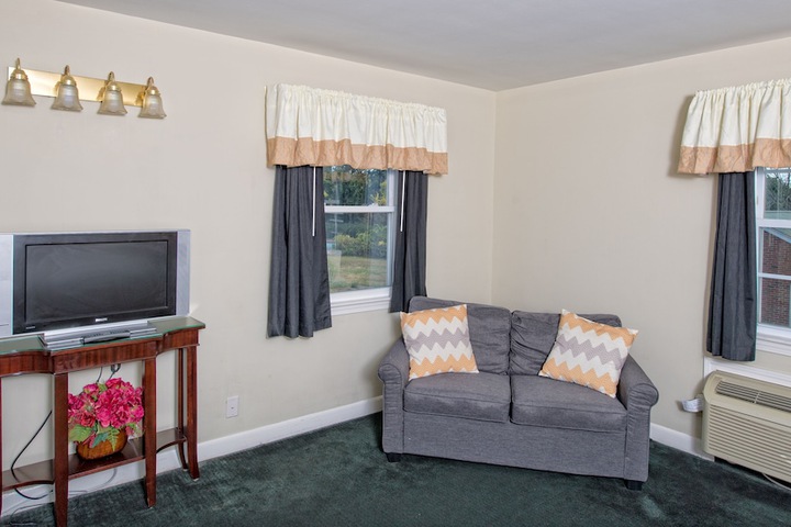 Colonial Inn Seekonk
